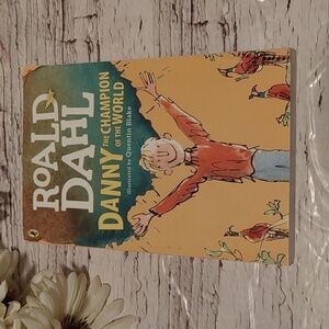 3/$13 Danny The Champion of the World by Roald Dahl children reading book